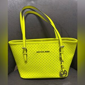 Michael Kors bag
Neon yellow green color